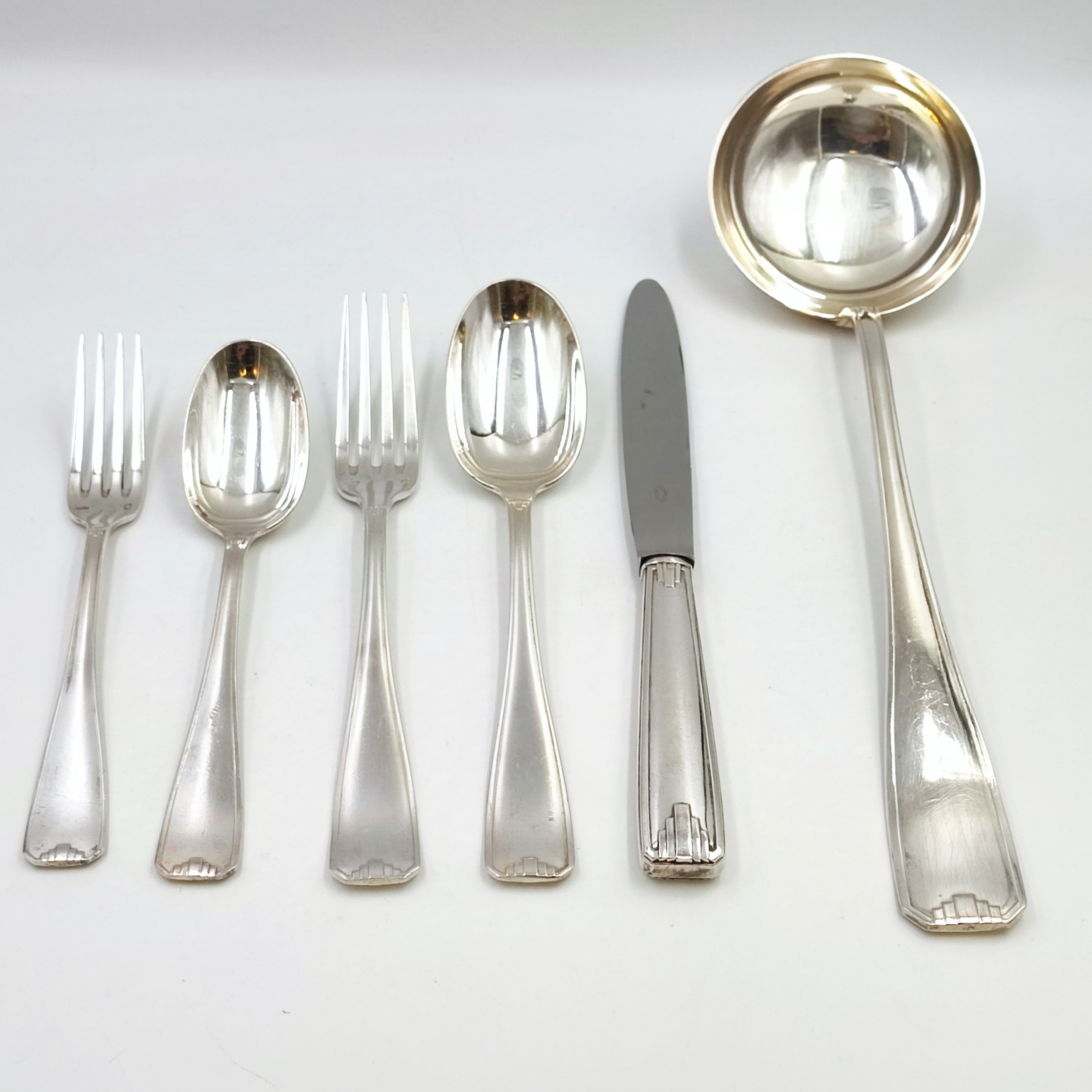 GIANNINI MENAGERE ART DECO 61 PIECES 12 PERSONNES EN METAL ARGENTE