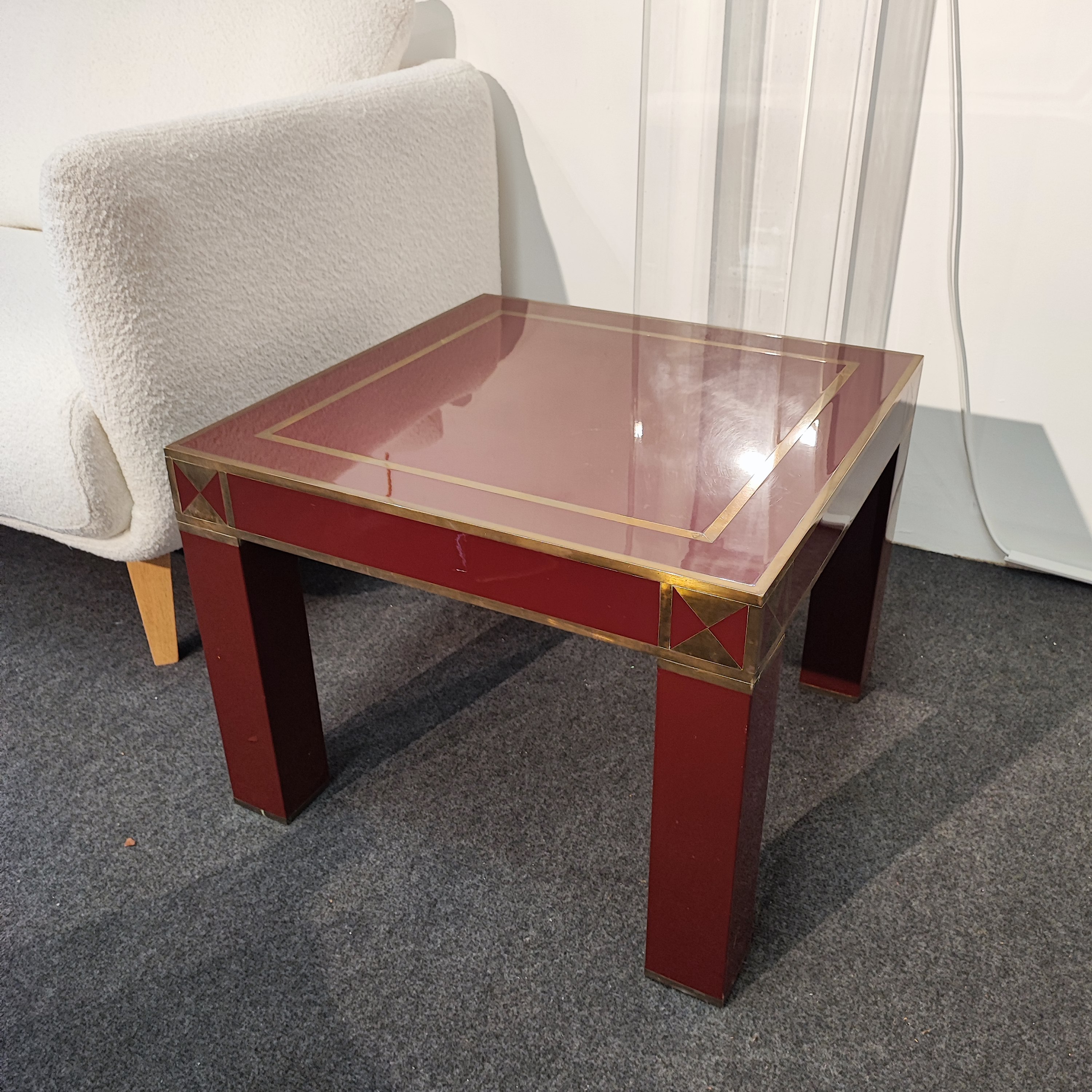 MAISON JANSEN TABLE BASSE LAQUE BORDEAUX  60/45/60 CM 