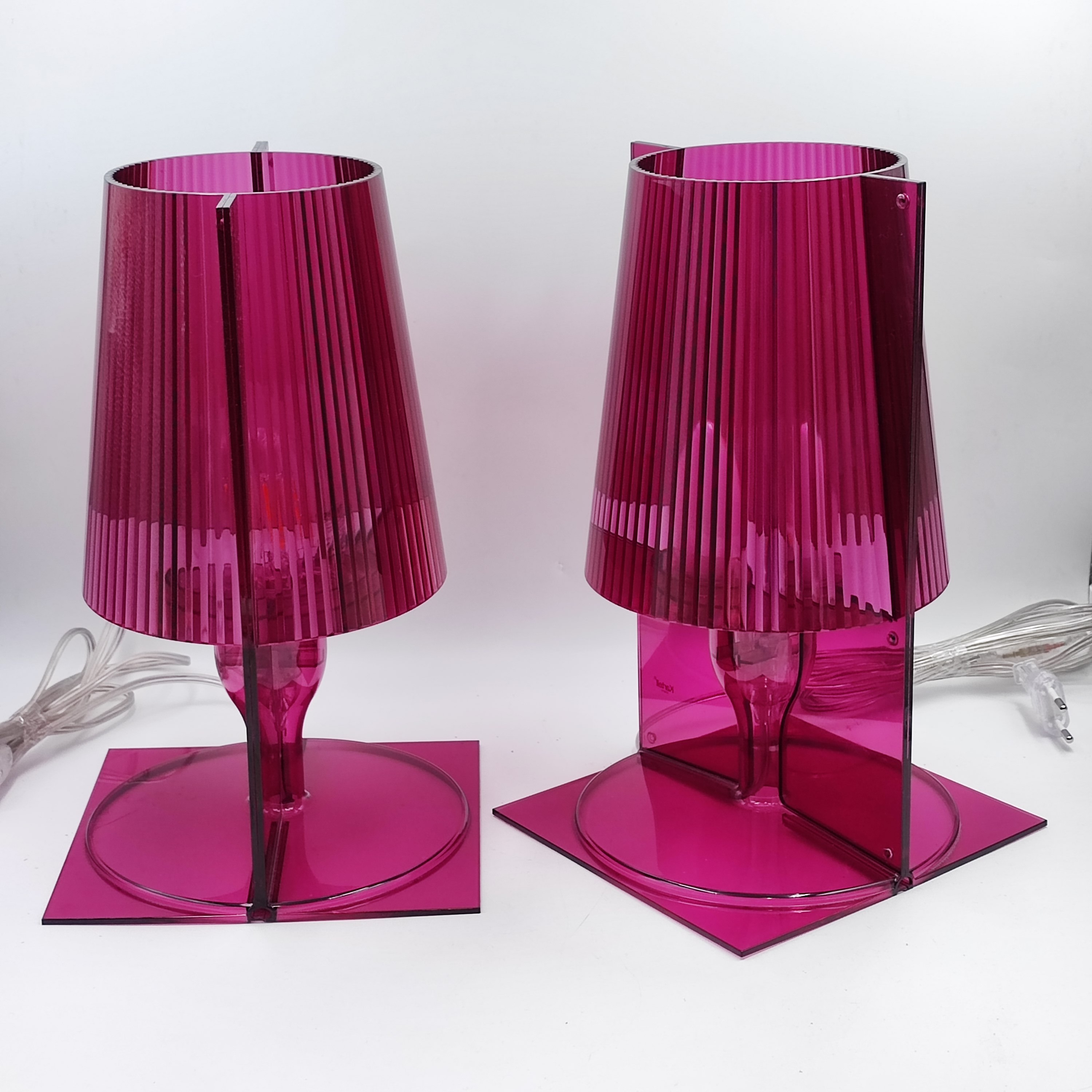 KARTELL PAIRE DE LAMPE EN ALTUGLAS PRUNE