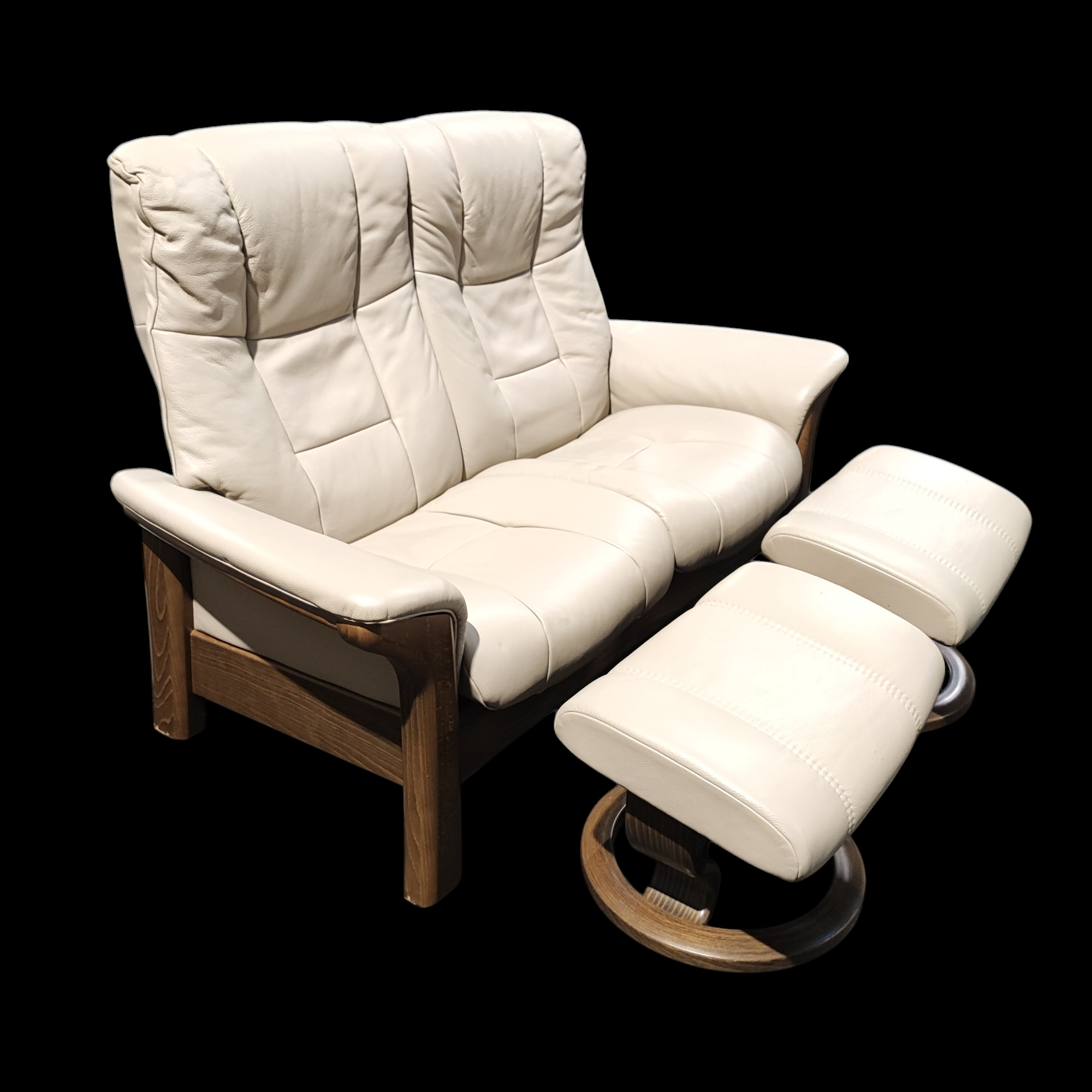 STRESSLESS CANAPE WINDSOR 152/103/75 + 2 REPOSE-PIEDS 55/40/40 EN CUIR BEIGE 