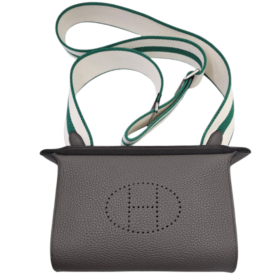 HERMES SAC VIDEPOCHES CUIR TOGO GRIS PHW SANGLE BLANC ET VERT (BAA..) CIRCA 2023