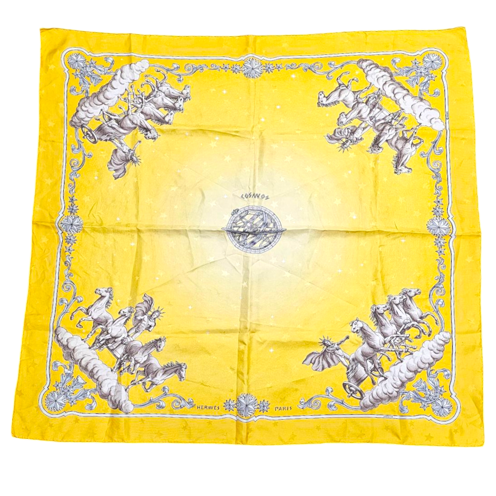 HERMES CARRE COSMOS DE PHILIPPE LEDOUX FOND JAUNE - SOIE BRODEE D ETOILES