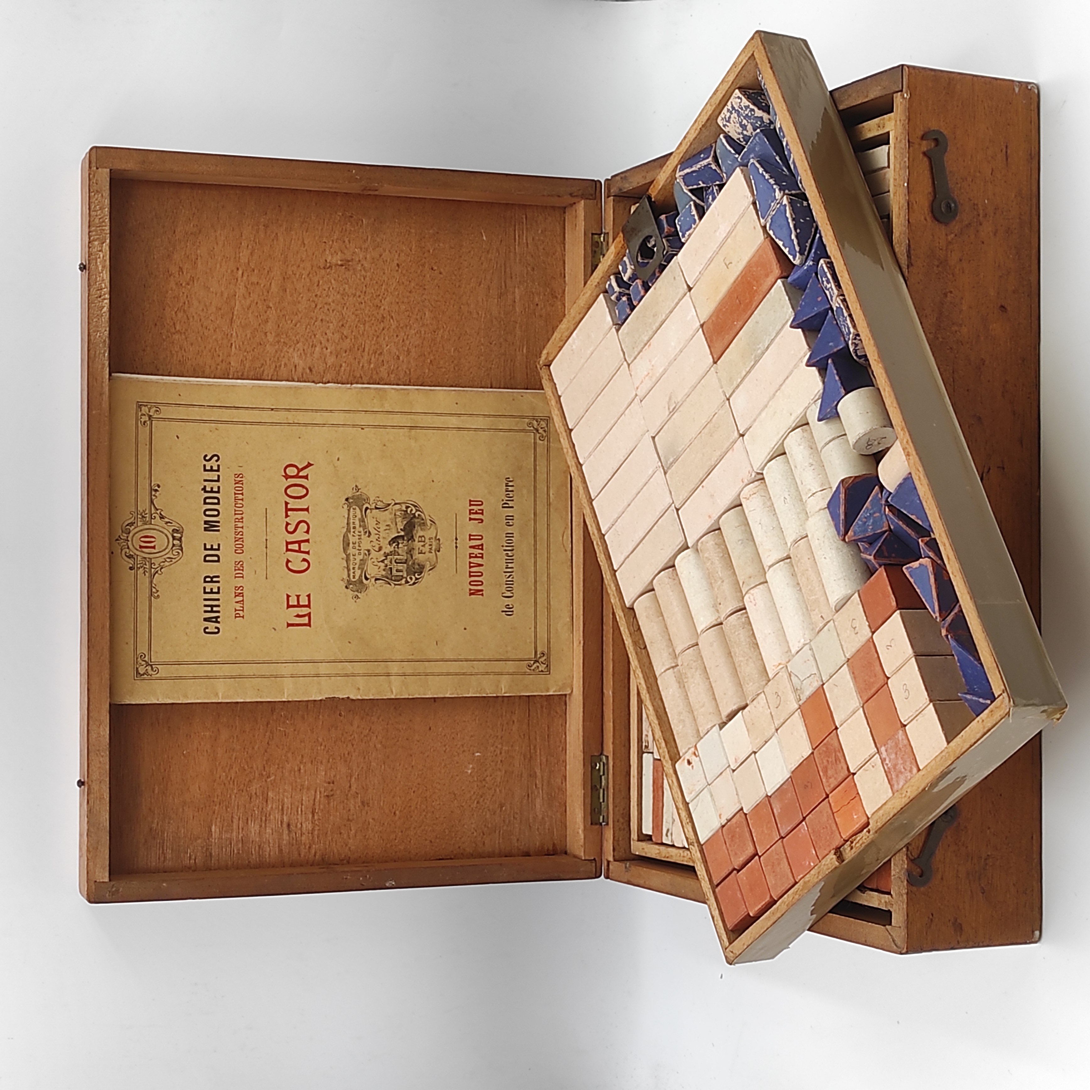 JEU ANCIEN LA CONSTRUCTION EN PIERRE LE CASTOR 2 BOITES